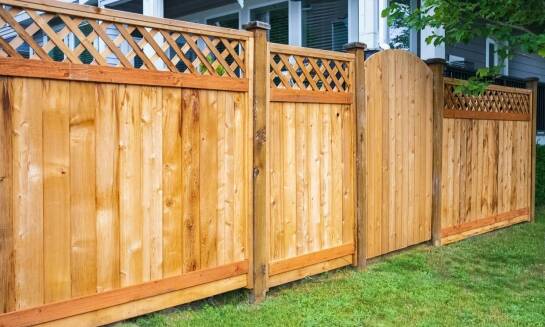 Jakie dodatkowe usługi oferują firmy zajmujące się ogrodzeniami?