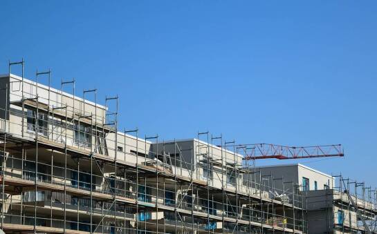 Jak dobrać właściwe rusztowania dla projektów przemysłowych?
