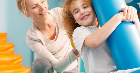 Jak fizjoterapia wspiera rehabilitację dzieci po operacjach ortopedycznych?