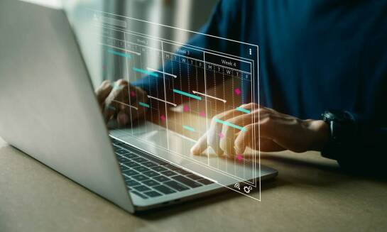 Jak program do ewidencjonowania czasu pracy wspiera zarządzanie terminami w flocie?