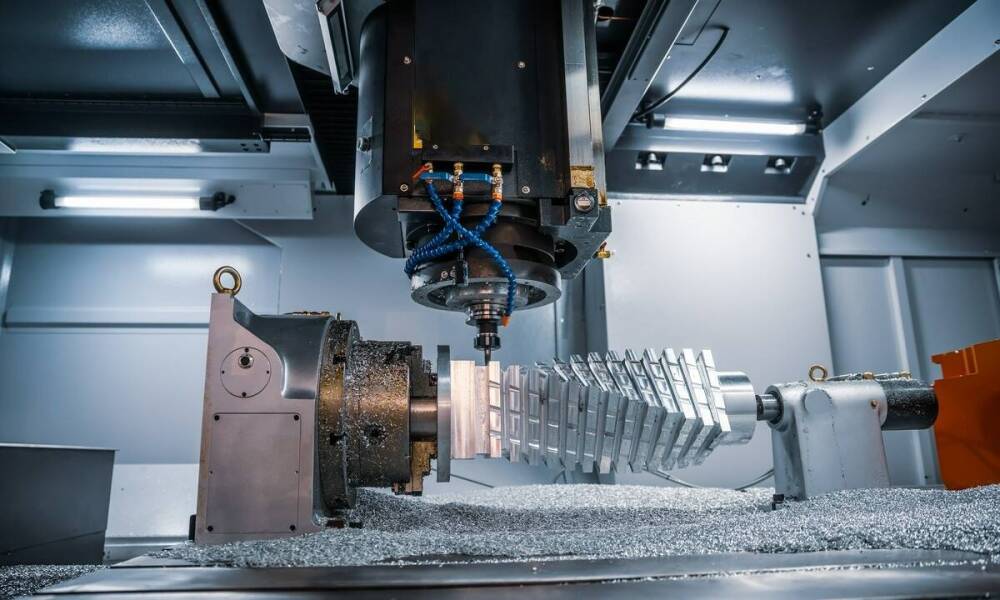 Jak zaawansowane oprogramowanie wpływa na sterowanie centrami obróbczymi CNC?