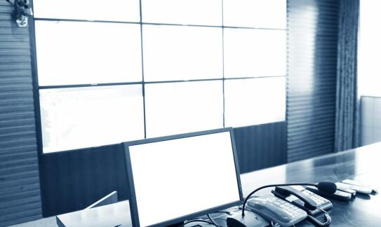 Jakie wyzwania niesie ze sobą instalacja monitoringu w przestrzeniach publicznych?