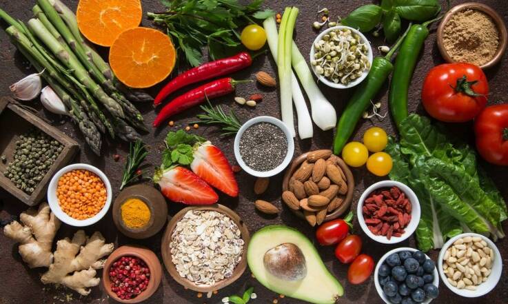Jak catering dla dzieci wprowadza naturalne składniki do codziennej diety?