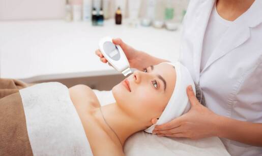 Dlaczego peeling kawitacyjny to idealny wybór dla mieszkańców dużych miast?