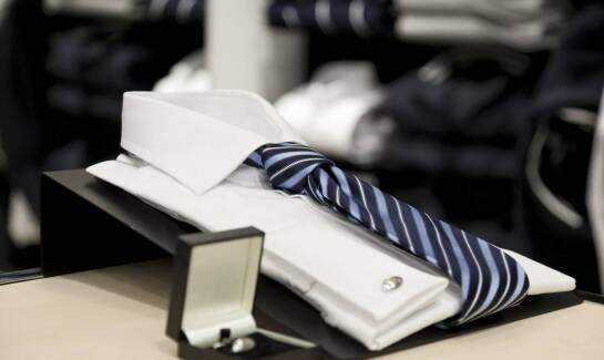 Jakie są najnowsze trendy w męskiej odzieży dostępnej w outletach?