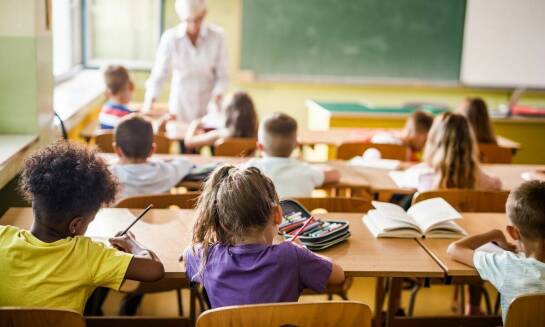 Angielski dla młodzieży – jak dostosować program nauczania?