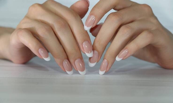 Rola manicure klasycznego w pielęgnacji dłoni i stóp