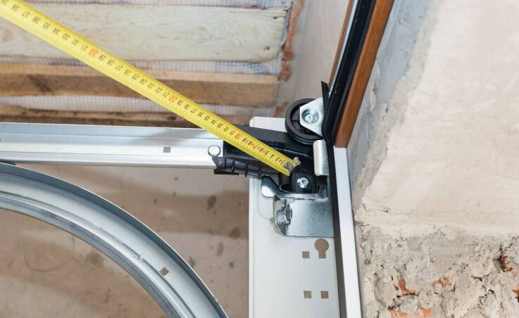 Jakie czynniki wpływają na wybór odpowiedniego napędu do bramy?