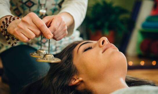 Dlaczego warto stosować koshi aria w praktykach mindfulness?