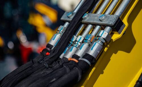 Optymalizacja pracy maszyn dzięki wysokiej jakości przewodom hydraulicznym