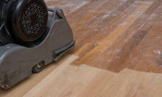 Wynajem frezarki do podłogówki czy zakup na własność?