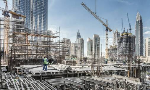 Jak profesjonalny montaż wpływa na trwałość konstrukcji stalowej hali?