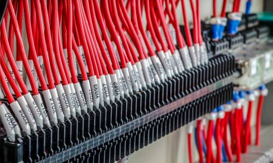Jak przetwornik temperatury wspiera automatyzację procesów produkcyjnych?