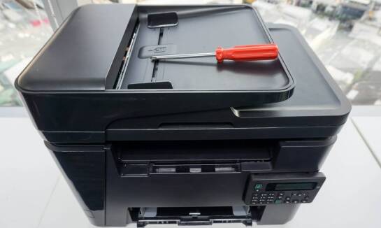 Zalety korzystania z serwisu dla użytkowników HP drukarek mono