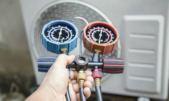 Jakie są najczęstsze problemy z klimatyzacją w samochodach dostawczych i jak je rozwiązać?