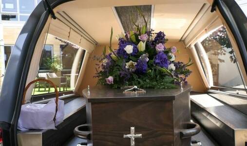 Usługi transportu zmarłych a organizacja pogrzebu w Białymstoku