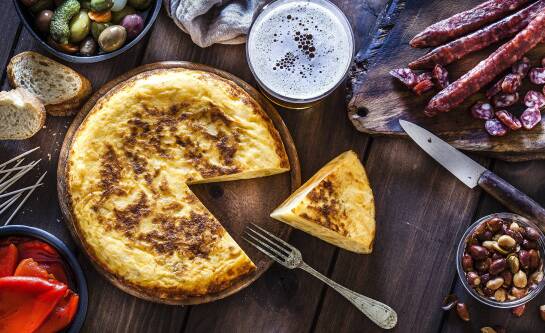 Tortilla hiszpańska – z czym podawać i jak ją urozmaicić?