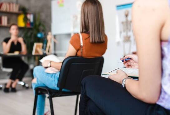 Jak wyglądają kursy psychoterapii?