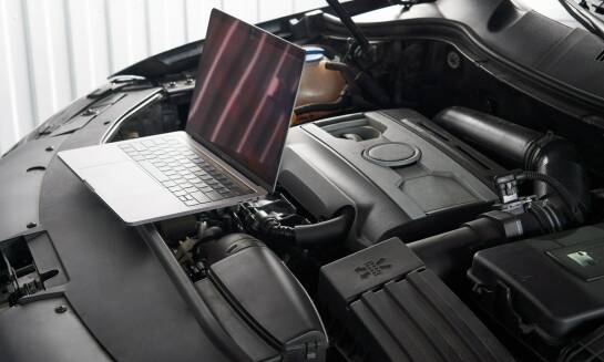 Jakie nowoczesne technologie wspierają diagnostykę komputerową w samochodach?