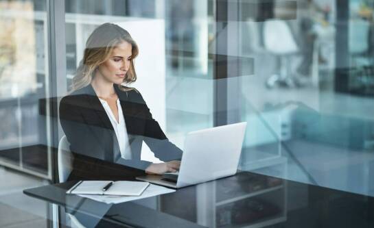 Jak dyrektor finansowy może wspierać rozwój strategii biznesowej przedsiębiorstwa?