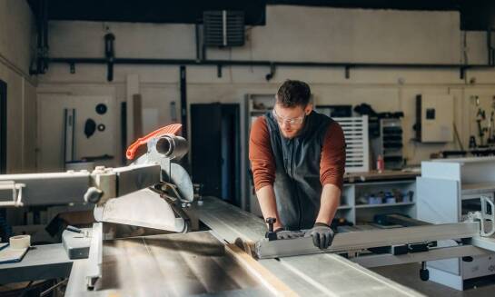 Innowacyjne technologie w cięciu piłą taśmową
