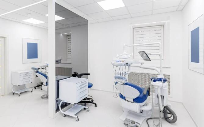 Nowe osiągnięcia w dziedzinie chirurgii stomatologicznej – co warto wiedzieć?