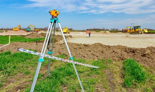 Jak geodeta w Białej Podlaskiej wspiera proces wytyczania granic działki?