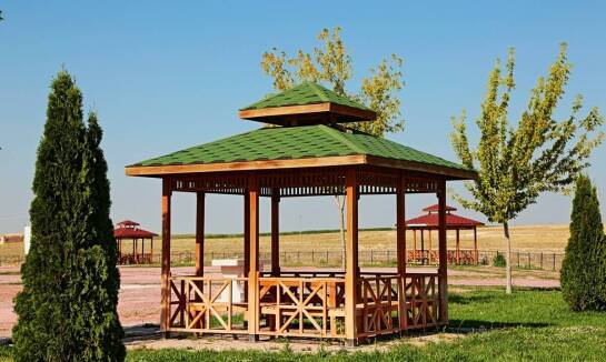 Altany ogrodowe z montażem jako sposób na zwiększenie wartości nieruchomości