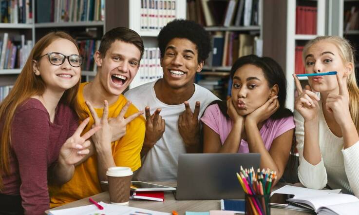 Jakie umiejętności interpersonalne rozwijają się dzięki programom integracyjnym?