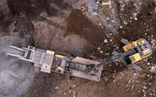 Kruszenie gruzu a redukcja kosztów transportu materiałów budowlanych