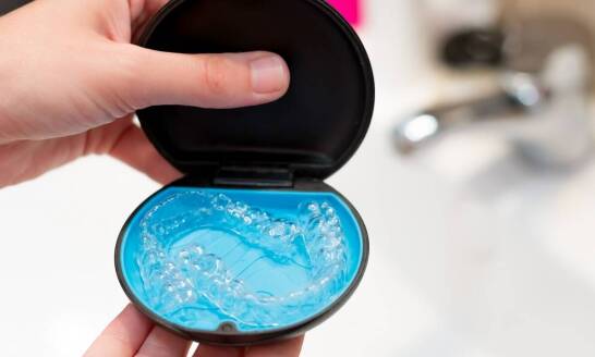 Invisalign a codzienne nawyki - co warto wiedzieć przed rozpoczęciem terapii?