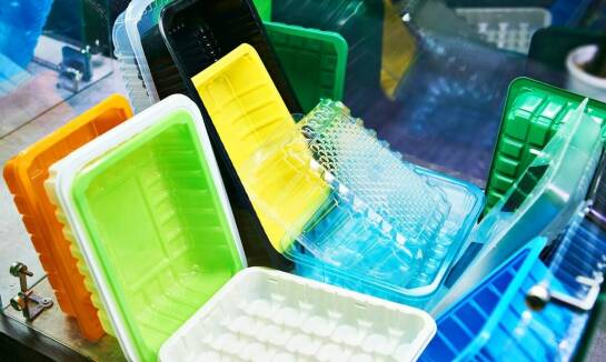 Wpływ tworzyw sztucznych na efektywność procesów produkcyjnych