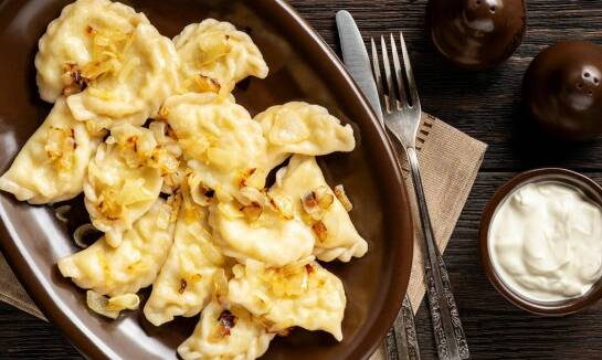 Pierogi domowe Warszawa: Historia i ewolucja ulubionego dania