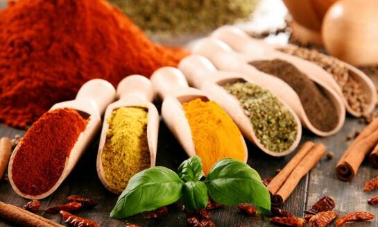 Jakie korzyści niosą ze sobą funkcjonalne przyprawy masarskie?