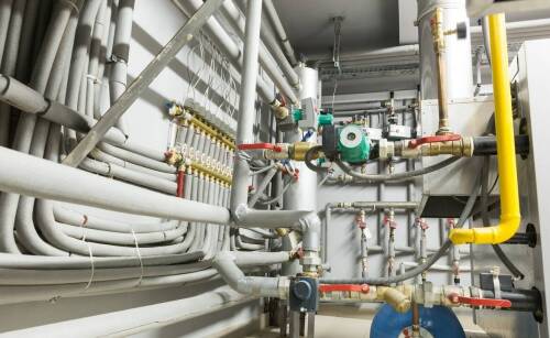 Bezpieczeństwo w ciepłowniach dzięki nowoczesnym instalacjom elektrycznym