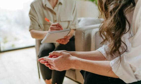 Jak terapia indywidualna w centrum Warszawy wpływa na zdrowie psychiczne?