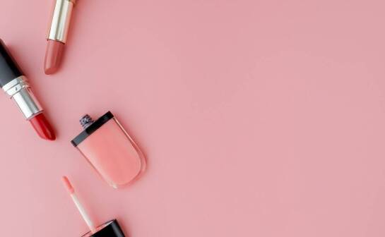 Kosmetyki na prezent – jakie produkty najczęściej wybierają klienci?