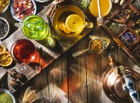 Jak podawać herbatę w restauracji, by zachwycić gości?