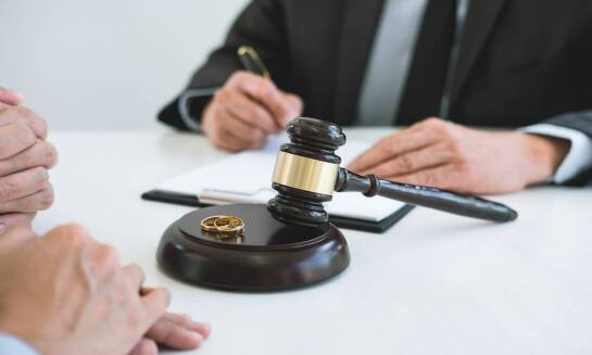 Jakie są zalety korzystania z usług adwokata przy podziale majątku?