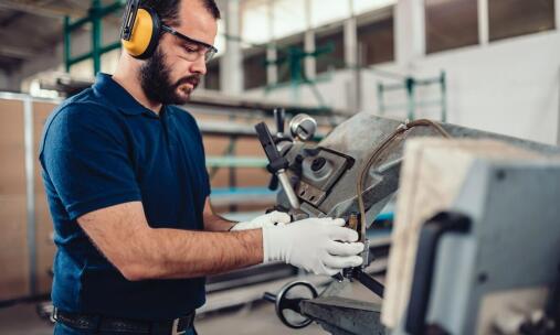 Serwis hydrauliki siłowej – czym się wyróżnia nasza oferta?