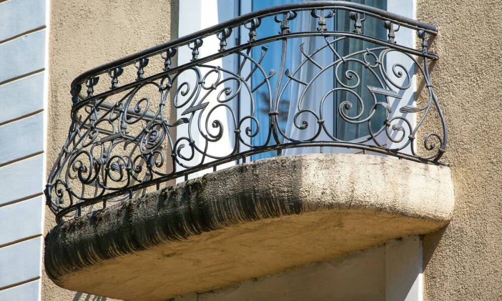 Zalety parapetów kamiennych w porównaniu do innych materiałów