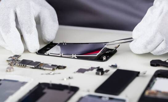 Jakie korzyści przynosi profesjonalna naprawa braku sieci w iPhone?