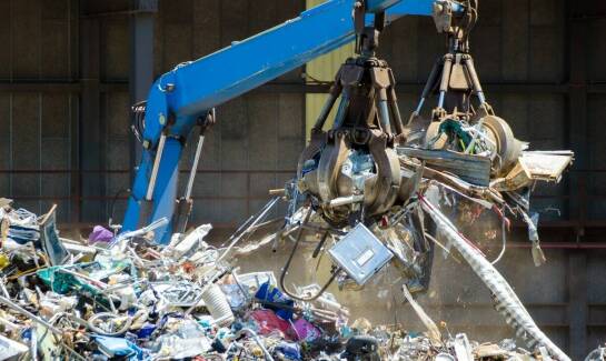 Korzyści z recyklingu materiałów samochodowych