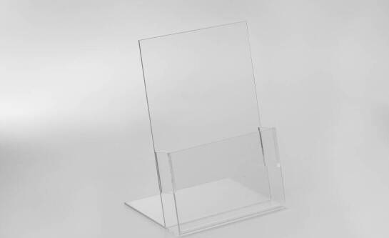 Dlaczego warto jest wybrać stojaki wystawowe z plexi?