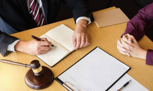 Jak adwokat wspiera w procesie dowodzenia rozkładu pożycia małżeńskiego?