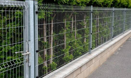 Ogrodzenia panelowe – idealne rozwiązanie dla dużych posesji