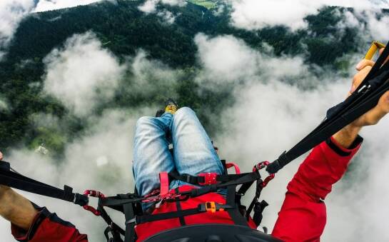 Odwaga w chmurach – historie osób, które pokonały strach przed skokiem