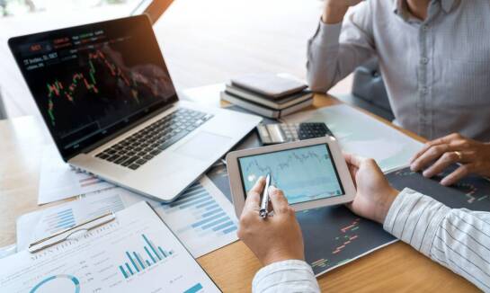 Jak prawidłowo prowadzić ewidencję środków trwałych w firmie?