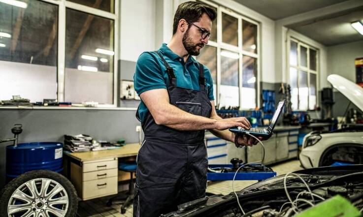 Kontrola systemów elektronicznych – co oferuje mechanik samochodowy?