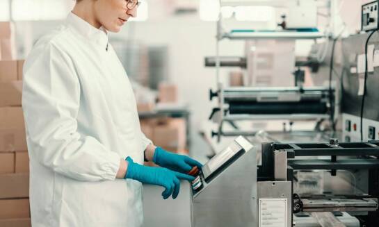 Jakie są etapy produkcji wytrzymałych łyżek do koparek?